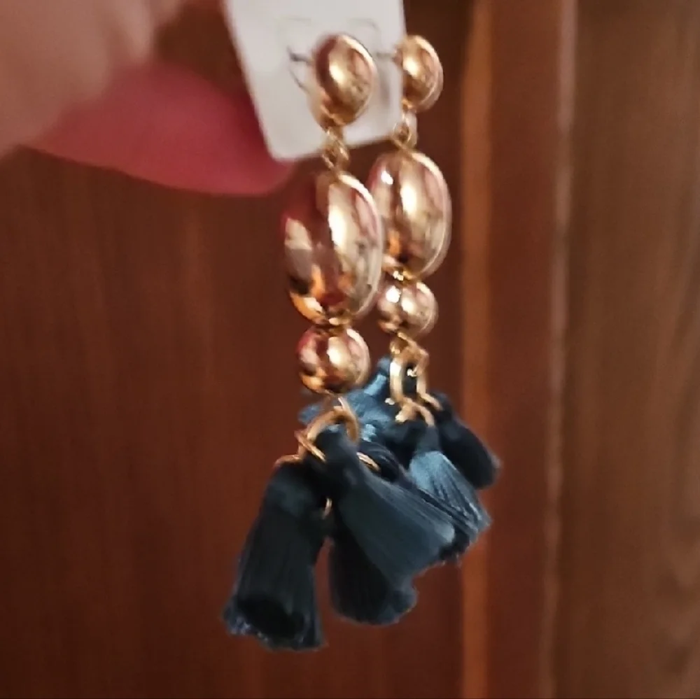 BaubleBar elegant gold